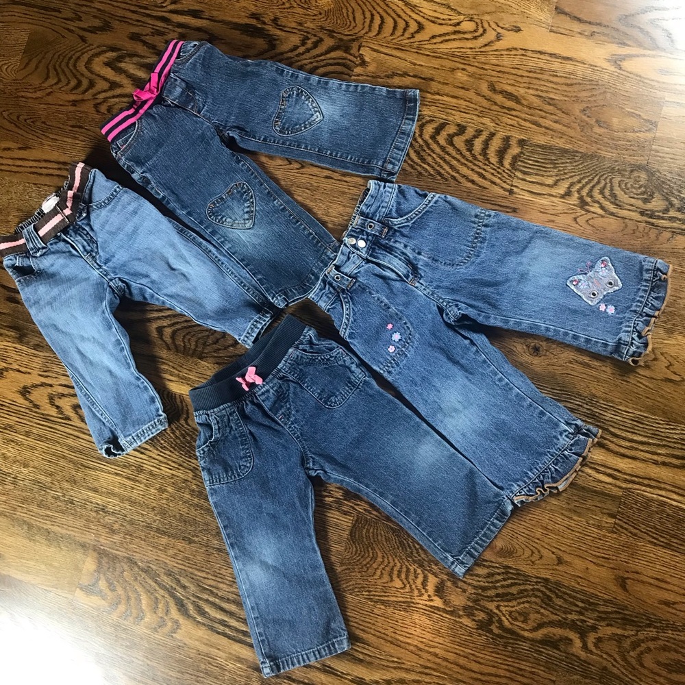 [SOLD] Bundle Of 4 Pairs Of Jeans 18M 12-18M
